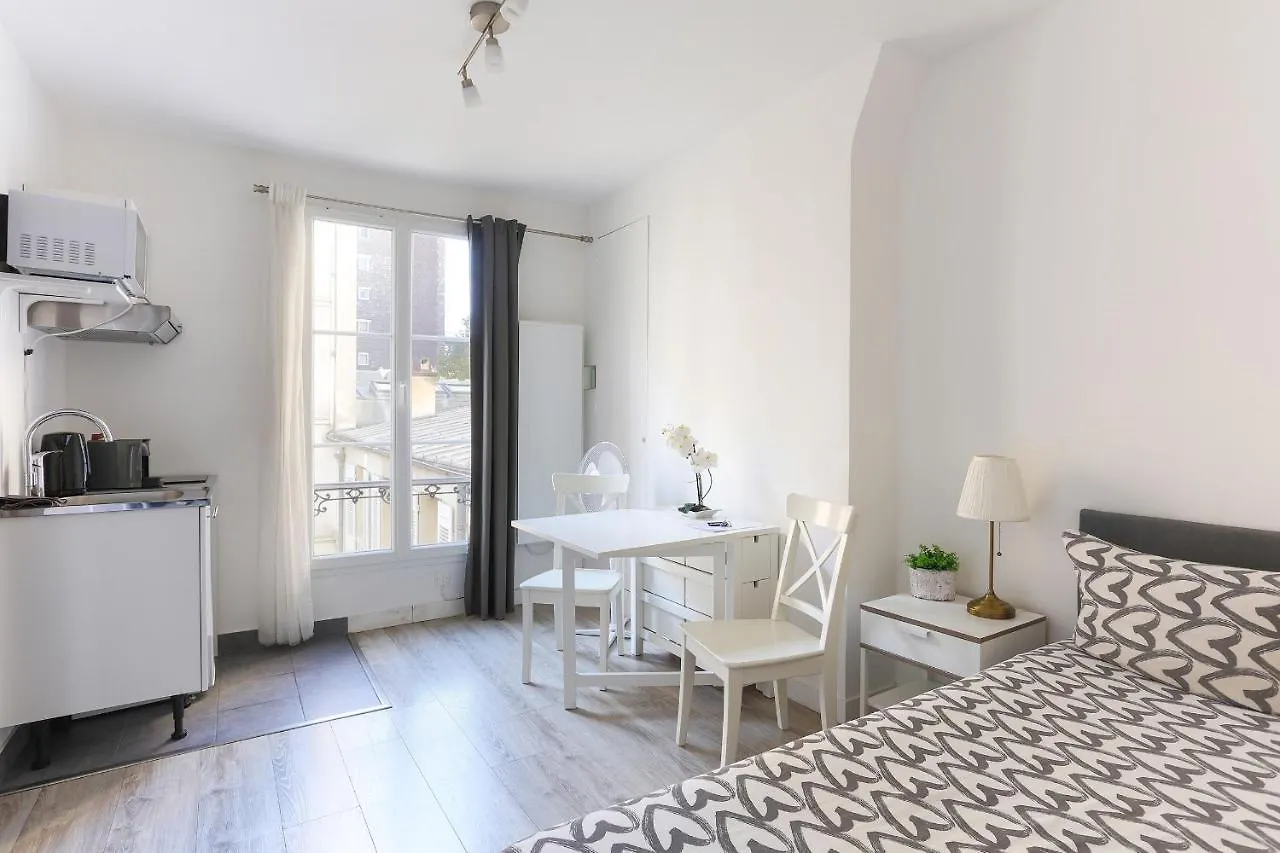 Orsay Cosy Studio